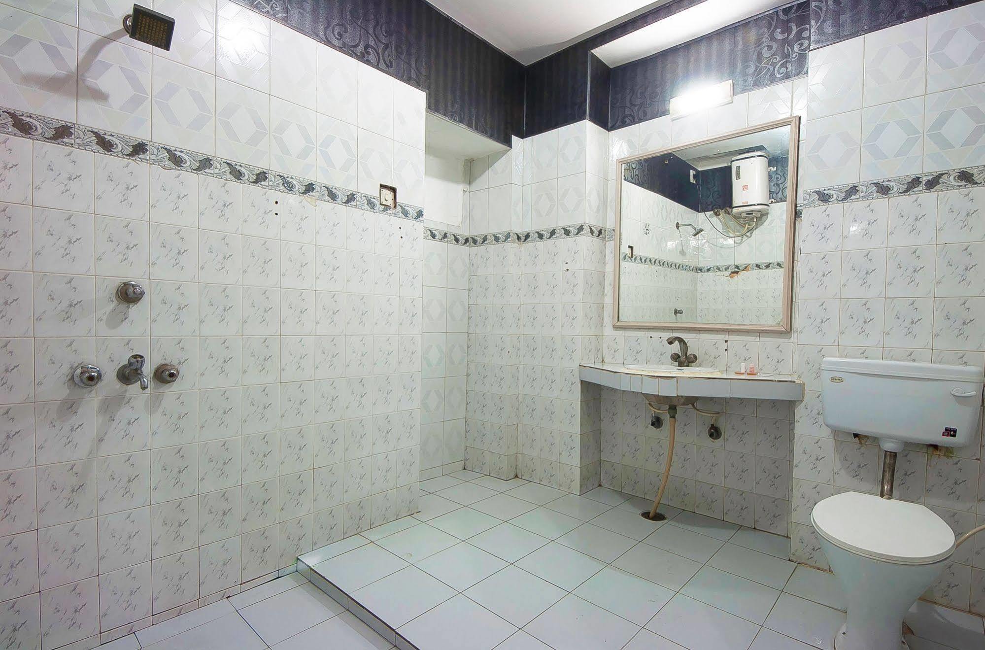 Fabhotel Basera Амритсар Экстерьер фото