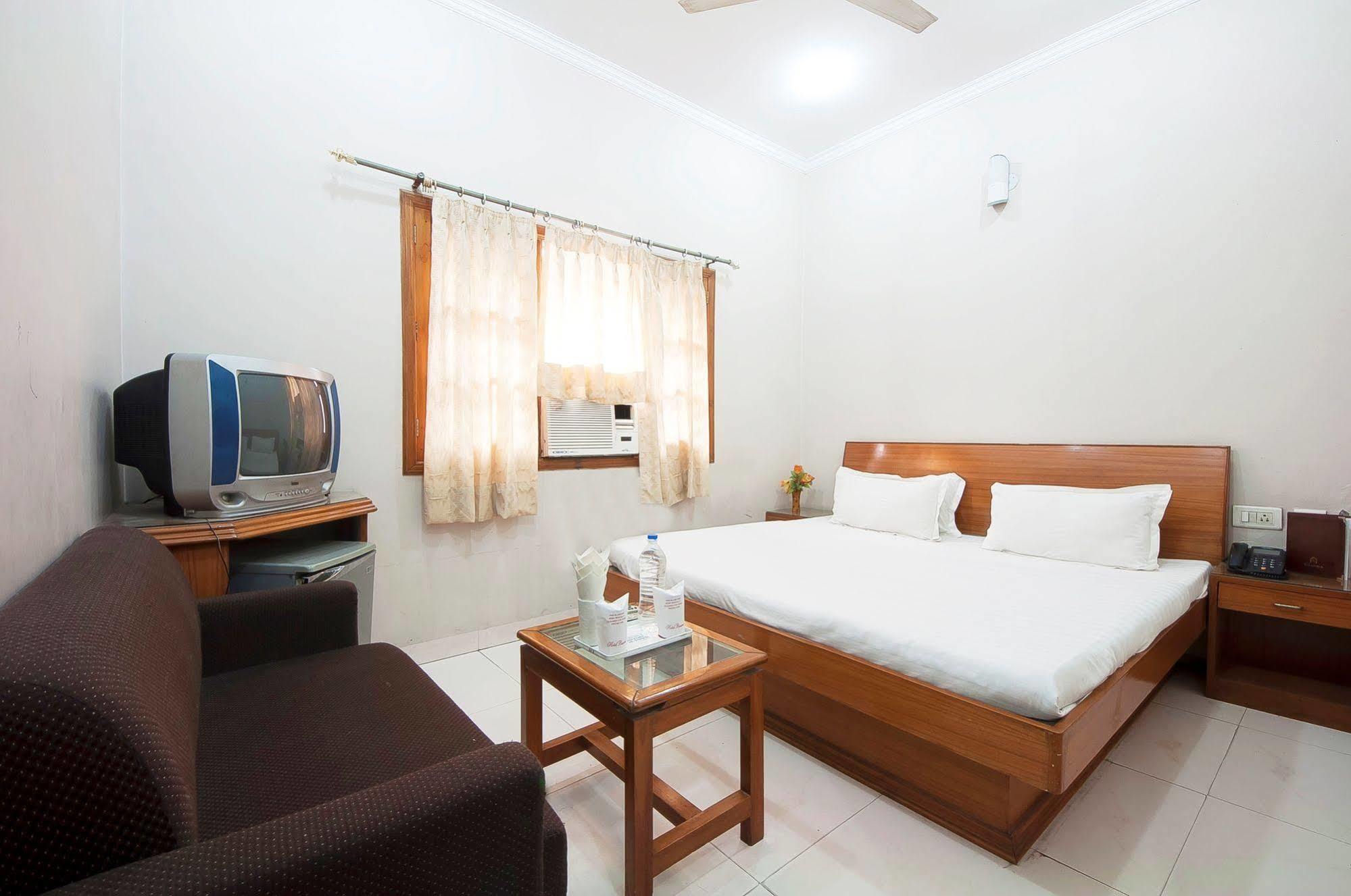 Fabhotel Basera Амритсар Экстерьер фото