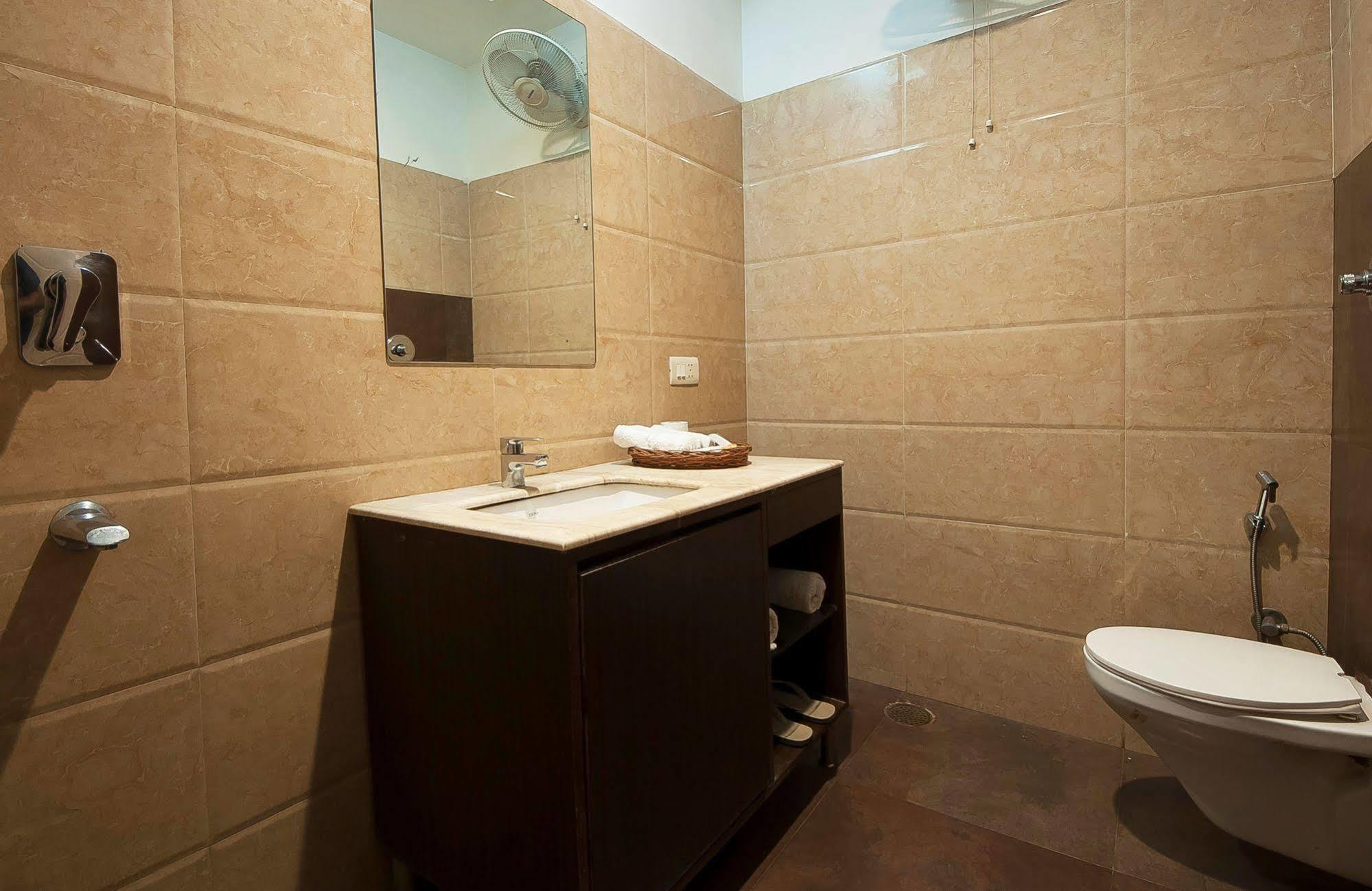 Fabhotel Basera Амритсар Экстерьер фото